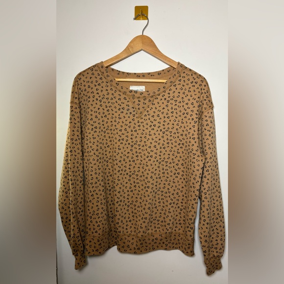 Abercrombie and Fitch | Medium Soft A&F Leopard Print Oversized Sweatshirt - Picture 1 of 4